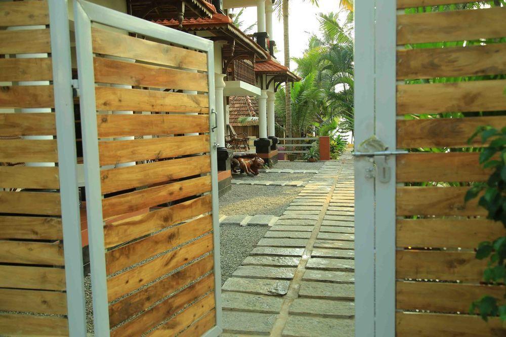 Woodhouse Beach Resort Варкала Екстериор снимка
